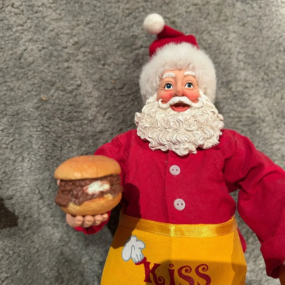 Department 56 Possible Dreams Clothtique ‘Kiss the Claus’ Santa - Picture 5 of 8